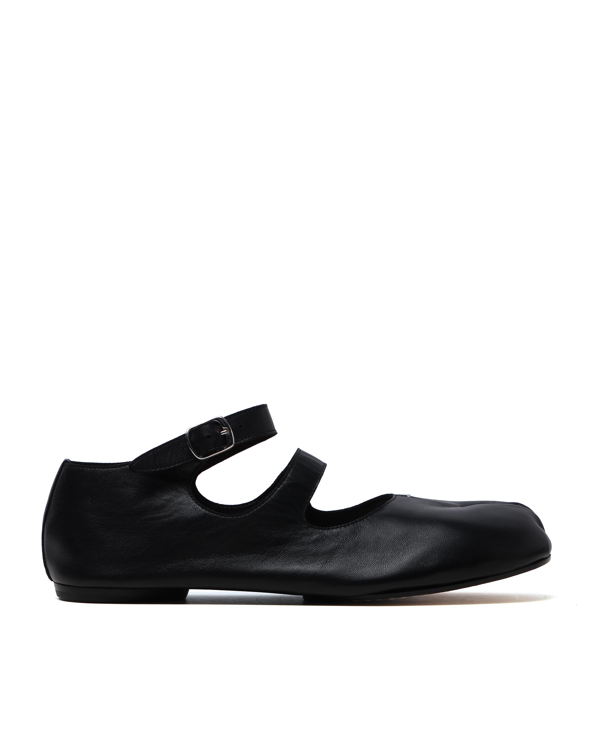 Tabi leather ballerina shoes by MAISON MARGIELA