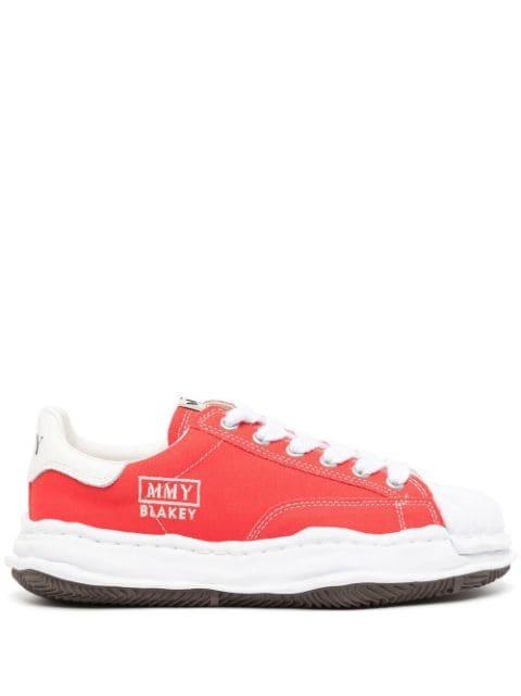 ridged-trim low-top sneakers by MAISON MIHARA YASUHIRO