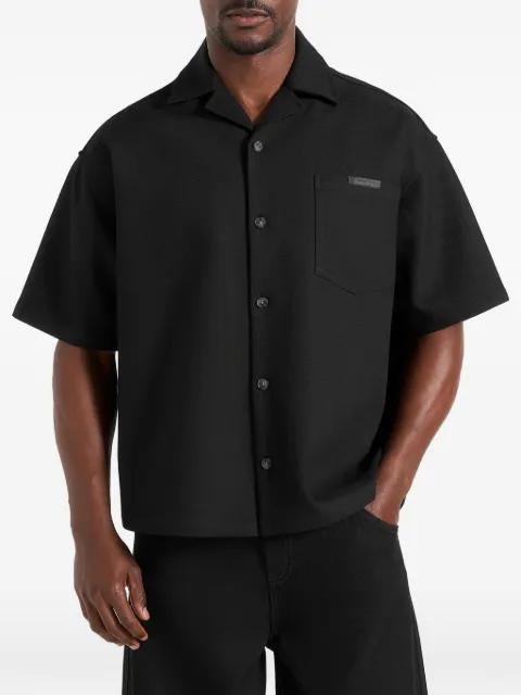 Brook in black Signature twill boxy shirt by MANIERE DE VOIR