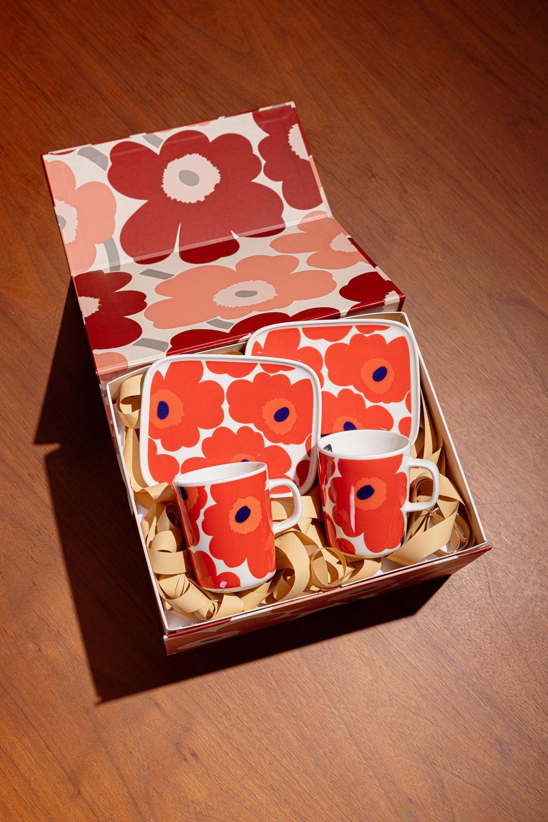 2024 Holiday Special Gift Box - Hong Kong Exclusive (Unikko Plate and Unikko Mug) by MARIMEKKO