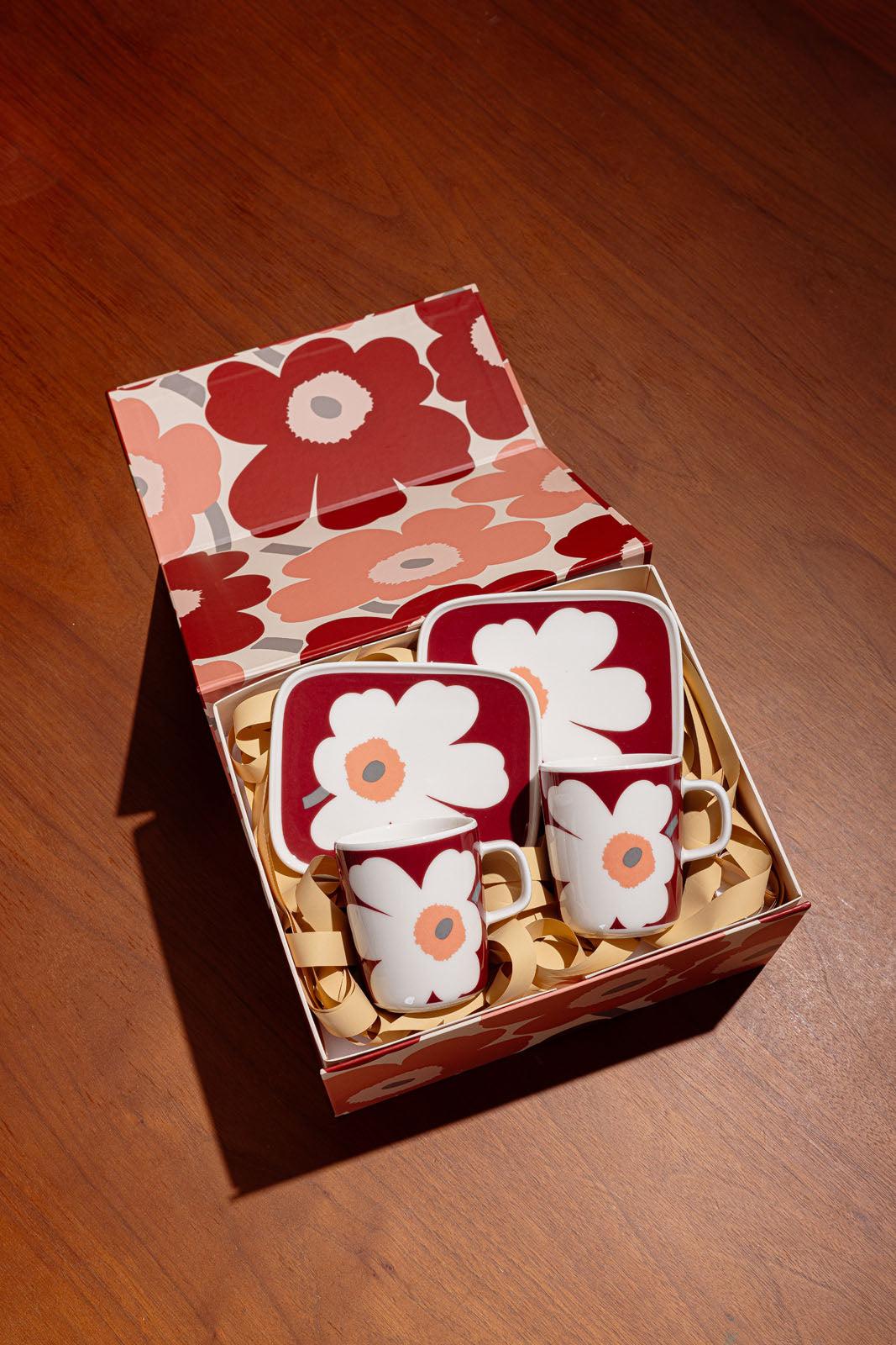 2024 Holiday Special Gift Box - Hong Kong Exclusive (Unikko Plate and Unikko Mug) by MARIMEKKO