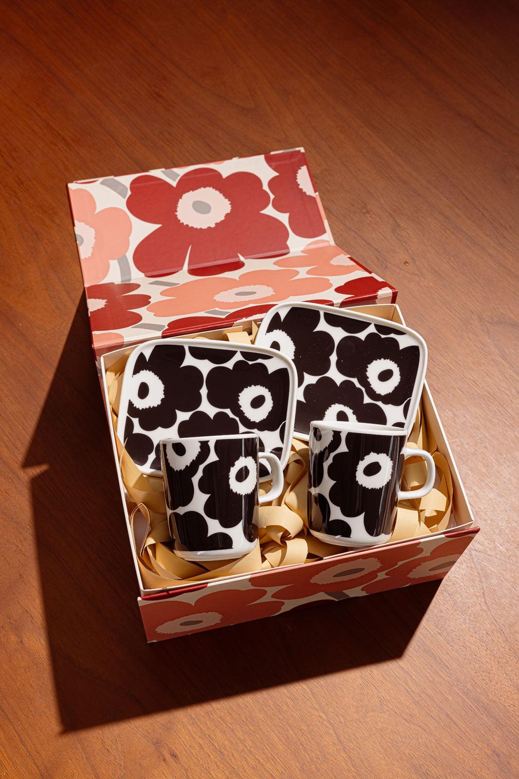 2024 Holiday Special Gift Box - Hong Kong Exclusive (Unikko Plate and Unikko Mug) by MARIMEKKO