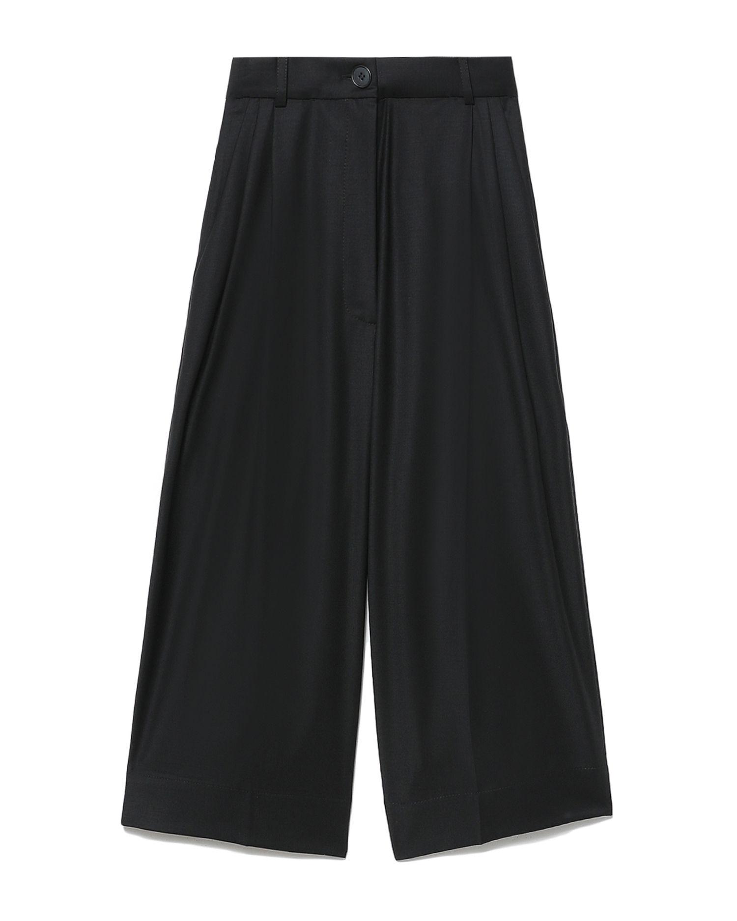 Wide leg shorts by MATERIEL