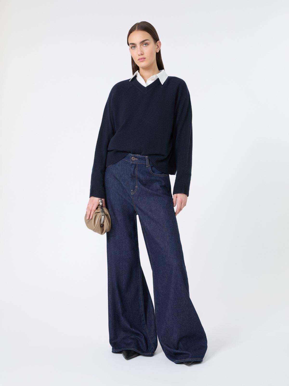 Cashmere V-neck sweater by MAX MARA