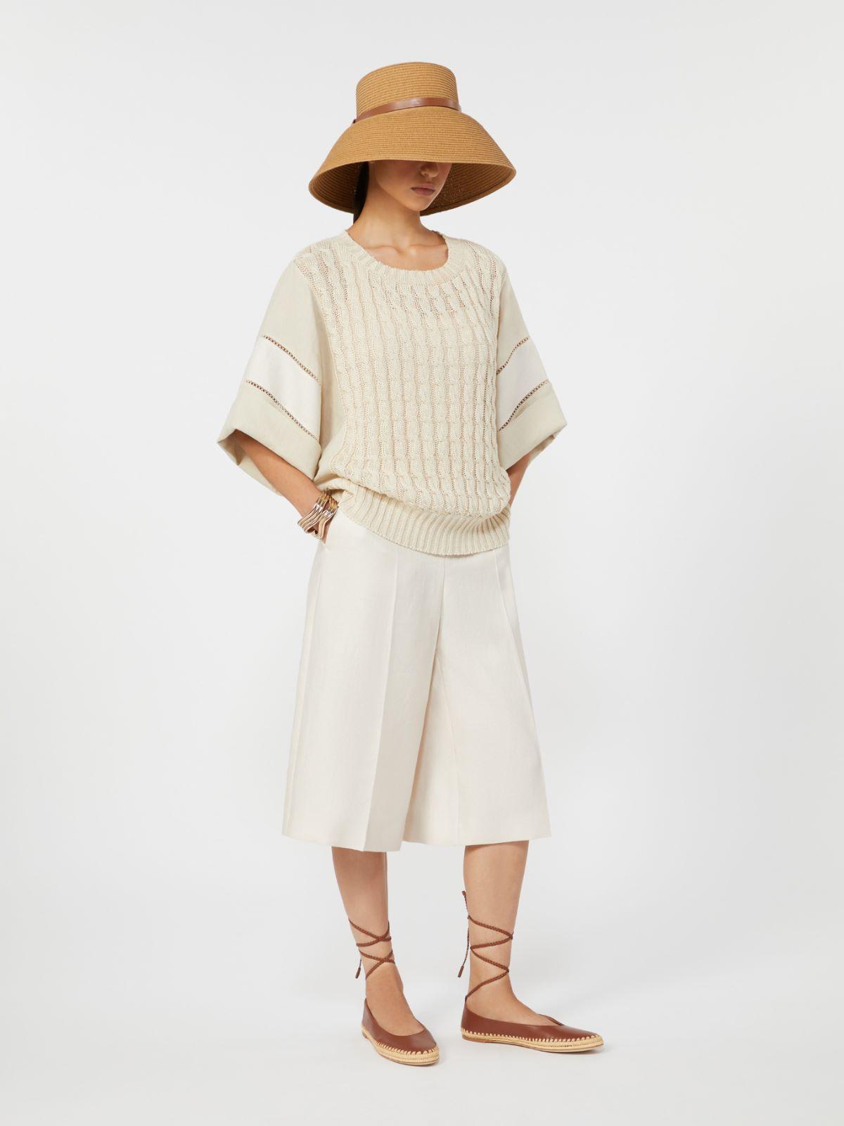 Linen Bermuda shorts by MAX MARA