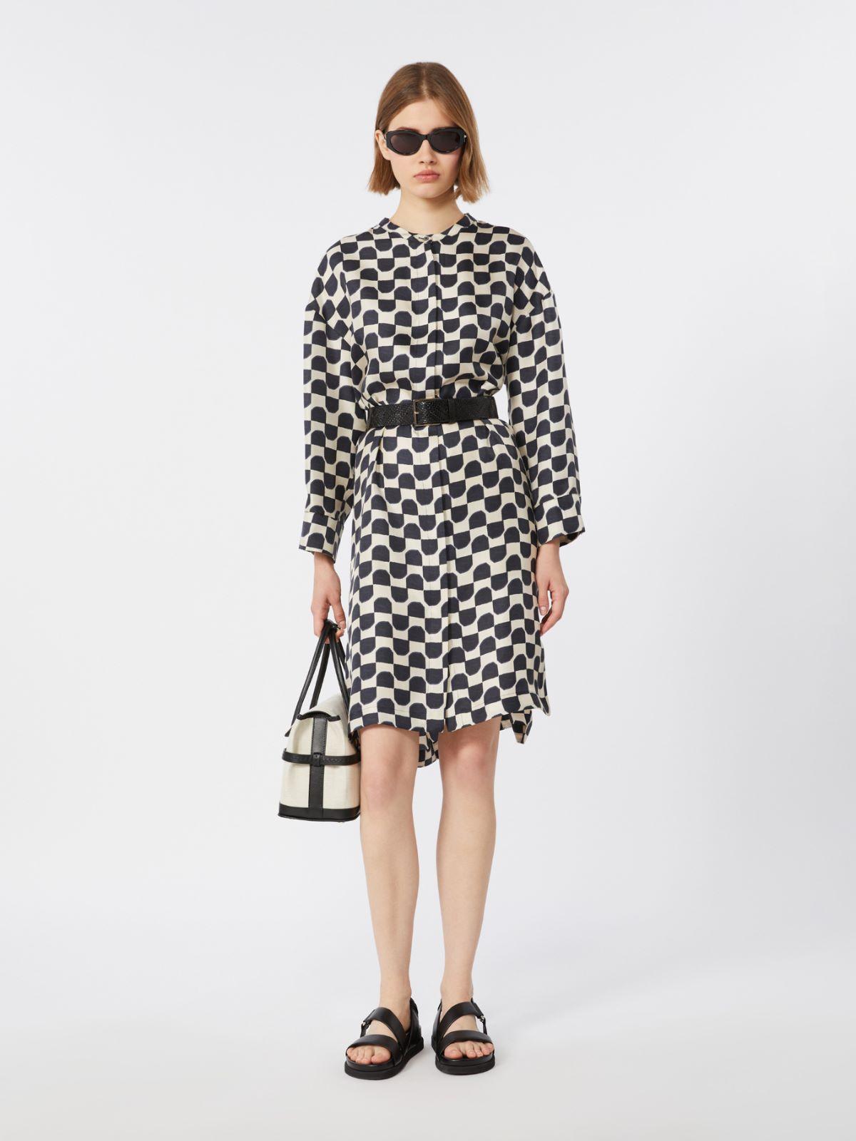 Pure silk twill kaftan by MAX MARA