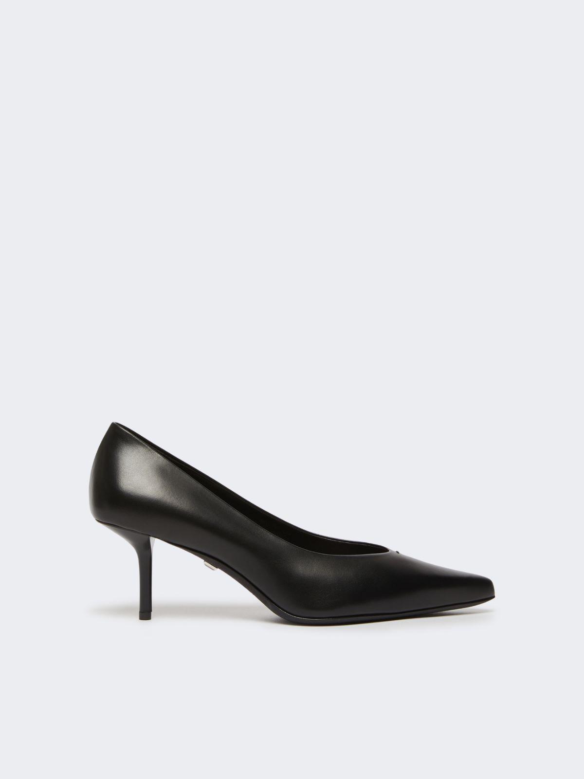 Smooth leather court shoes by MAX MARA