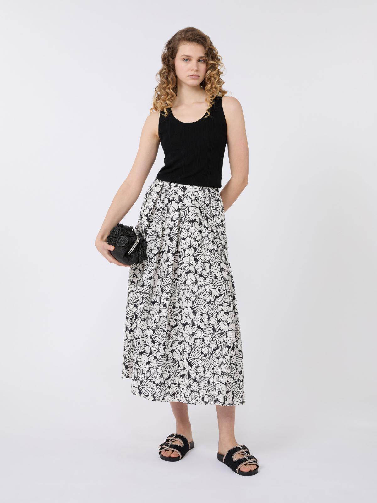 Viscose yarn sleeveless jumper by MAX MARA