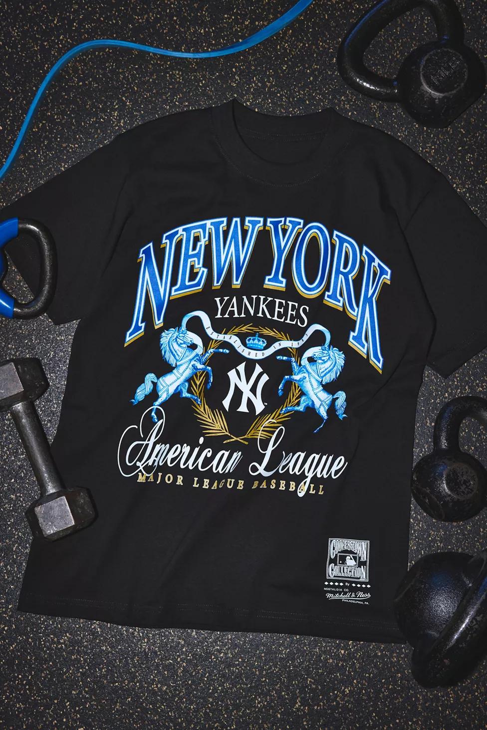 Mitchell & Ness MLB Team Logo Graphic Tee by MITCHELL&NESS