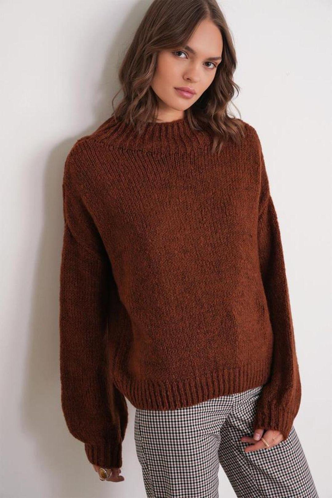 Relaxed Fit Crew Neck Thick Knit Sweater by MIXRAY