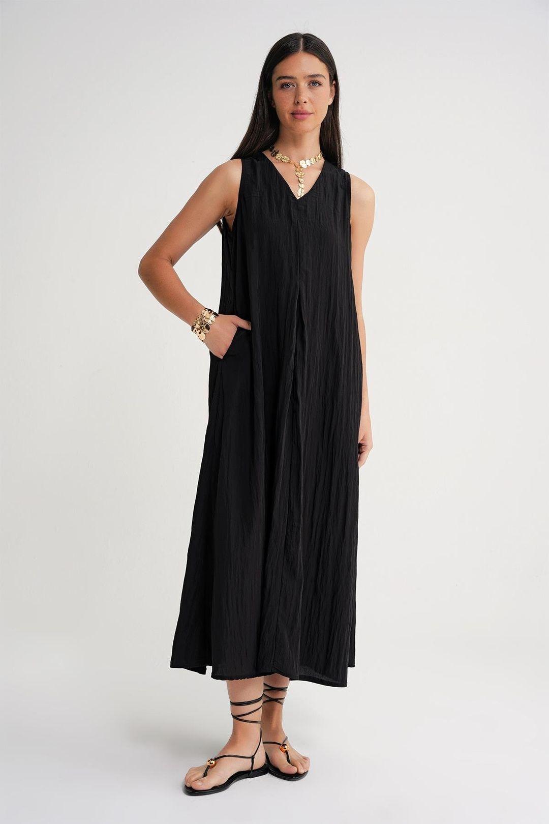 V-Neck Maxi Dress by MIXRAY