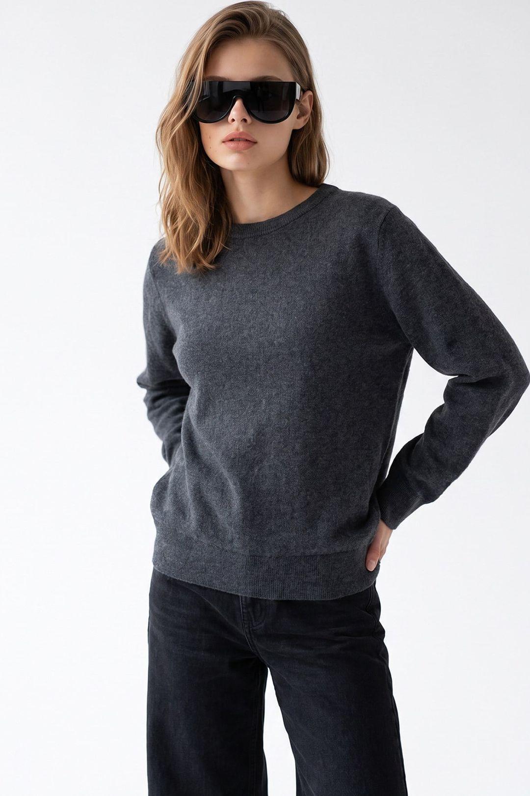 Women's Wool Blend Sweater by MIXRAY