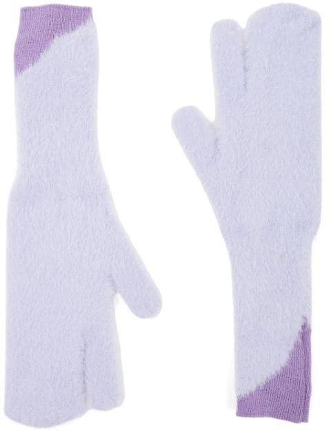 two-tone faux-fur gloves by MM6 MAISON MARGIELA