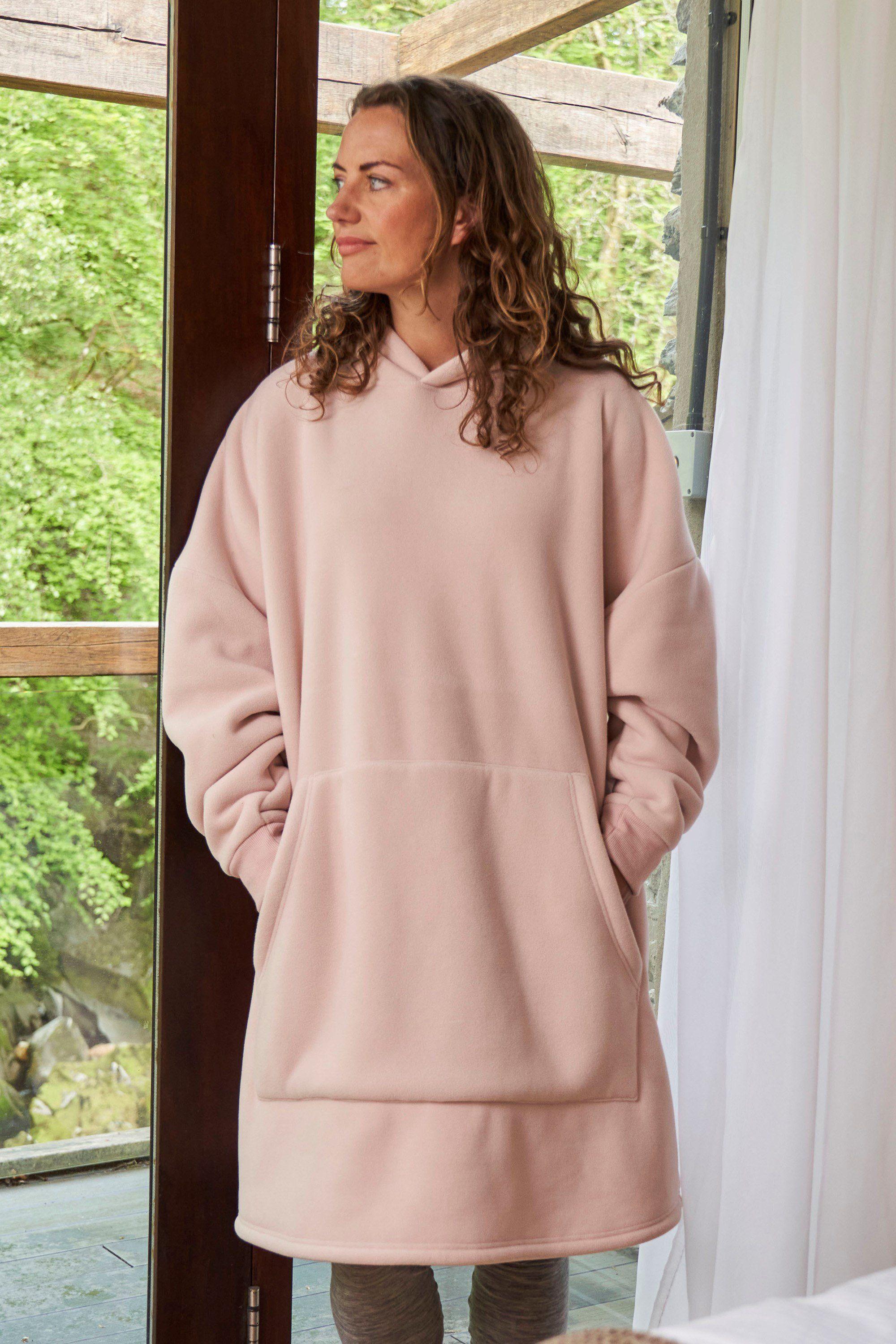 'Snug' Kangaroo Pocket Warm Borg Lined Soft Fleece Hooded Blanket by MOUNTAIN WAREHOUSE