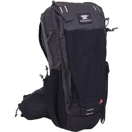 Zerk 13 Backpack w/2L Bladder by MOUNTAINSMITH