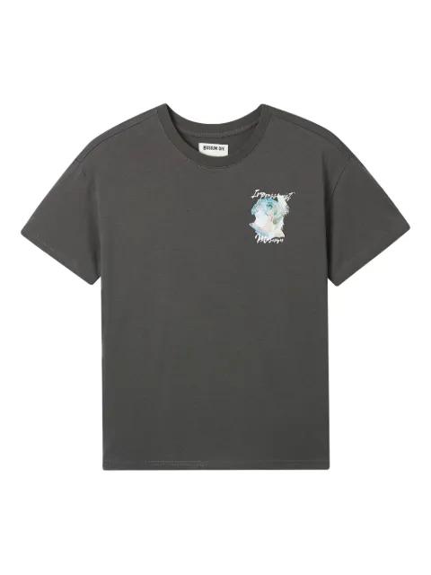 graphic-print T-shirt by MUSIUM DIV.