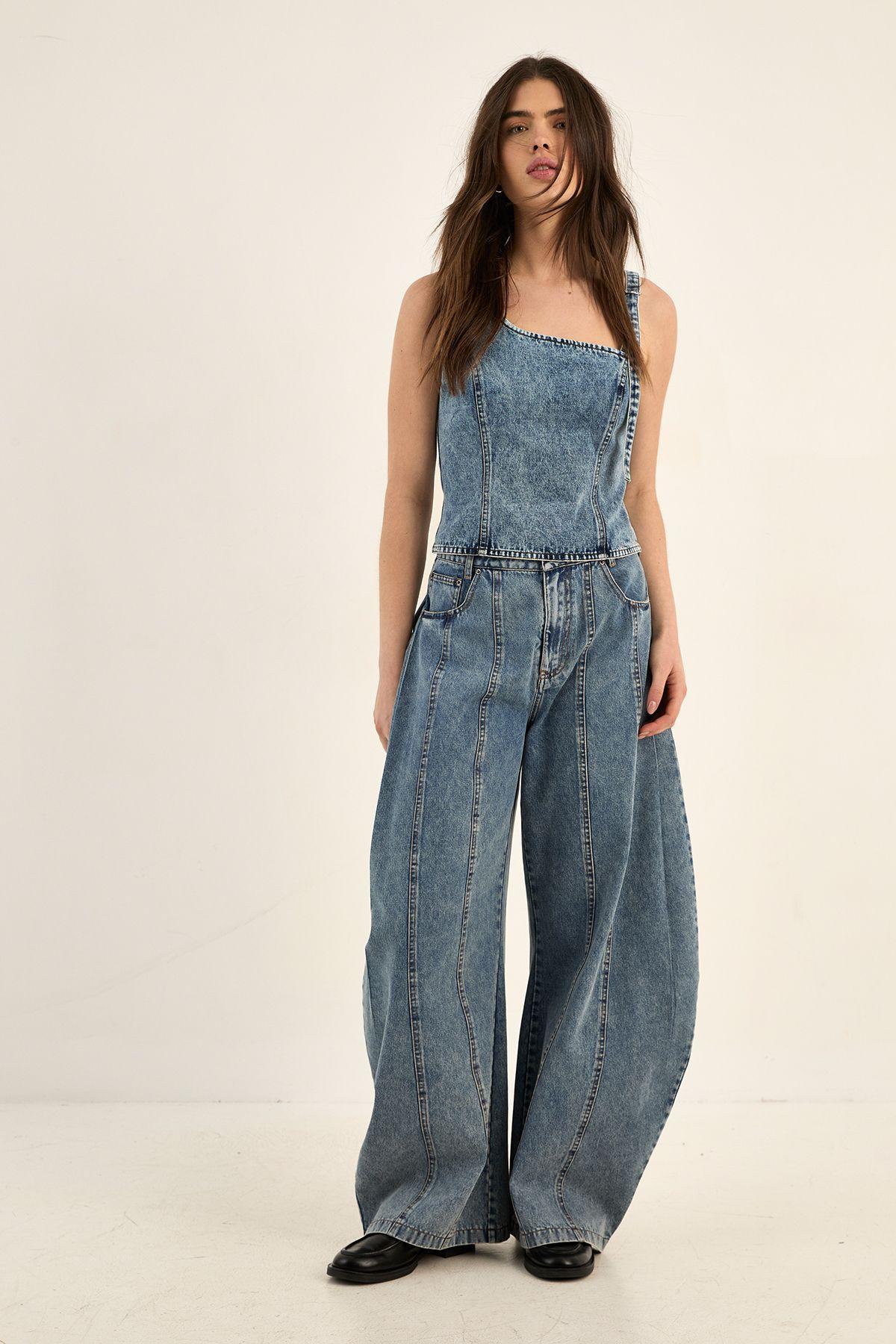Seam Detail Balloon Leg Denim Jean by NASTYGAL