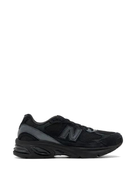 2010 logo sneakers by NEW BALANCE