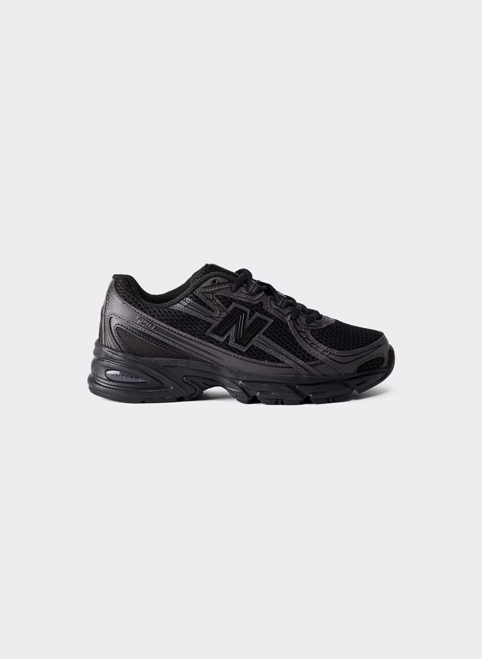 740 by NEW BALANCE