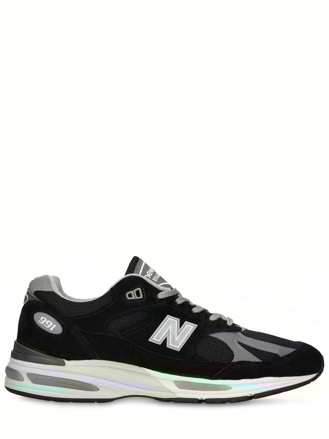 991 V2 Sneakers by NEW BALANCE
