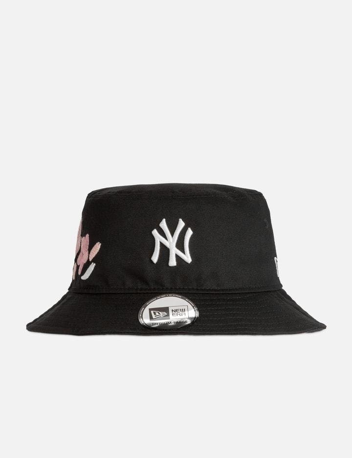 New York Yankees Sakura Black Tapered Bucket by NEW ERA