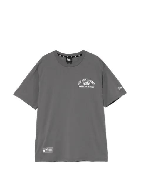 crew neck T-shirt by NEW ERA