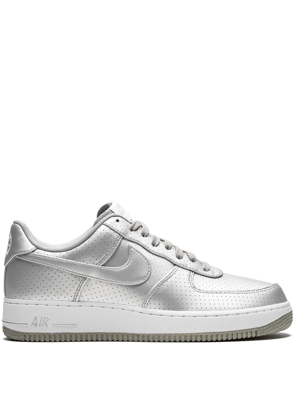 Air Force 1 '07 LV8 sneakers by NIKE