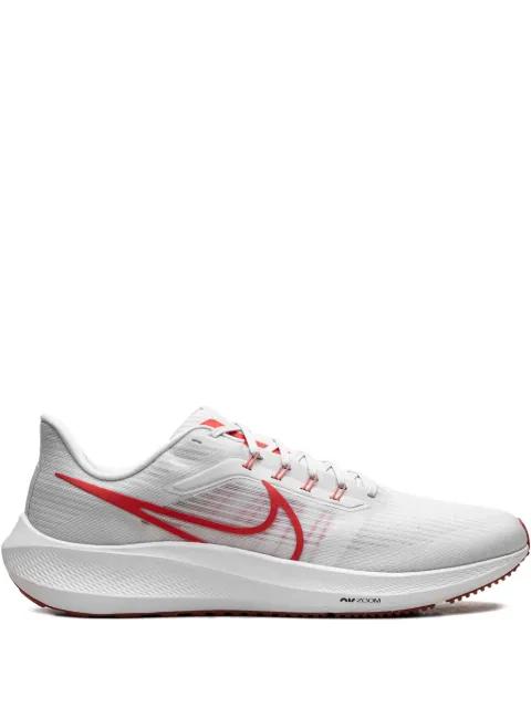 Air Zoom Pegasus 39 road running sneakers by NIKE