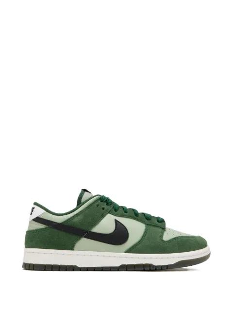 Dunk Low Retro SE sneakers by NIKE
