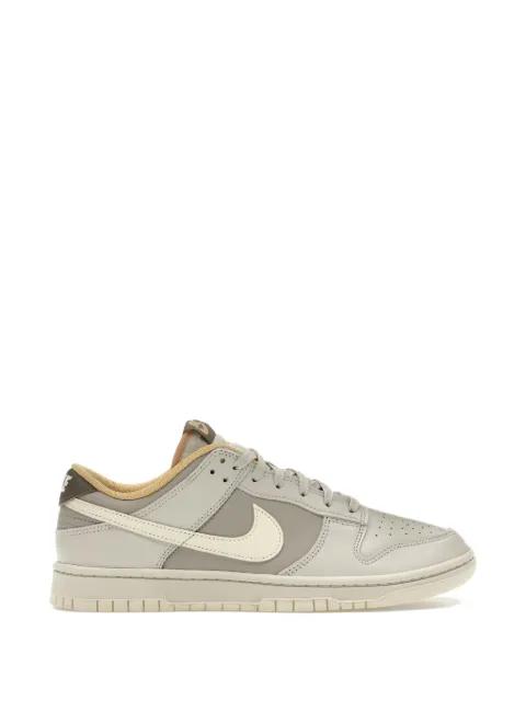 Dunk Low Retro sneakers by NIKE