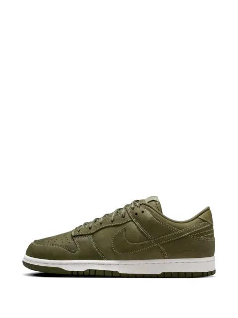 Dunk Low sneakers by NIKE