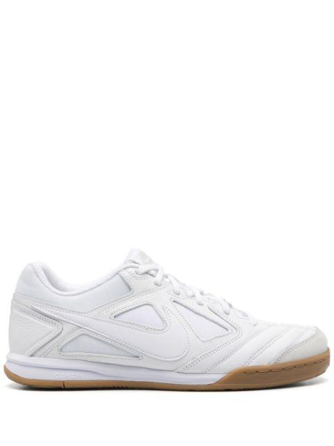 Gato sneakers by NIKE