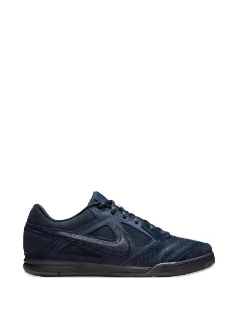 Gato sneakers by NIKE