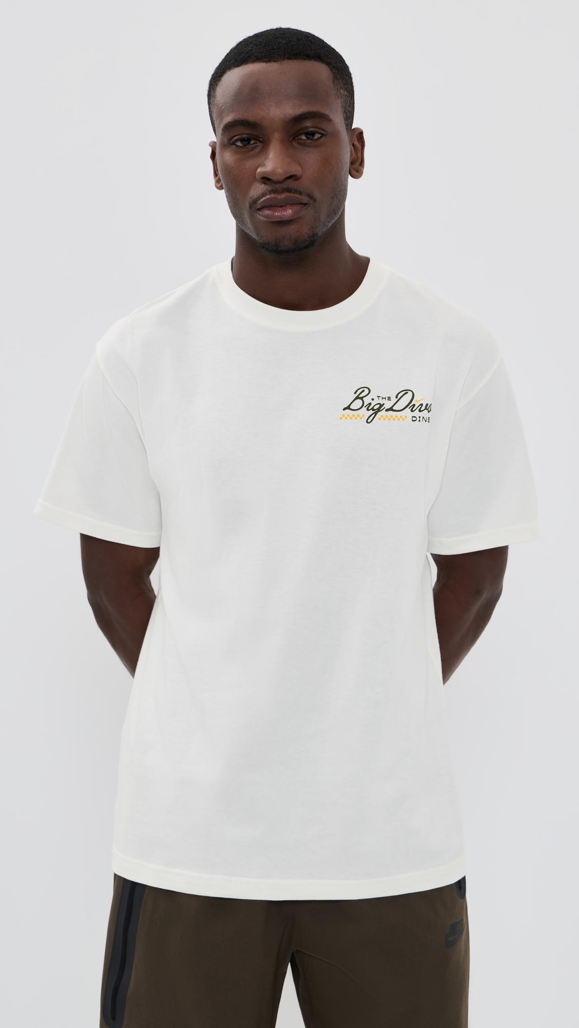 Graphic Tee by NIKE