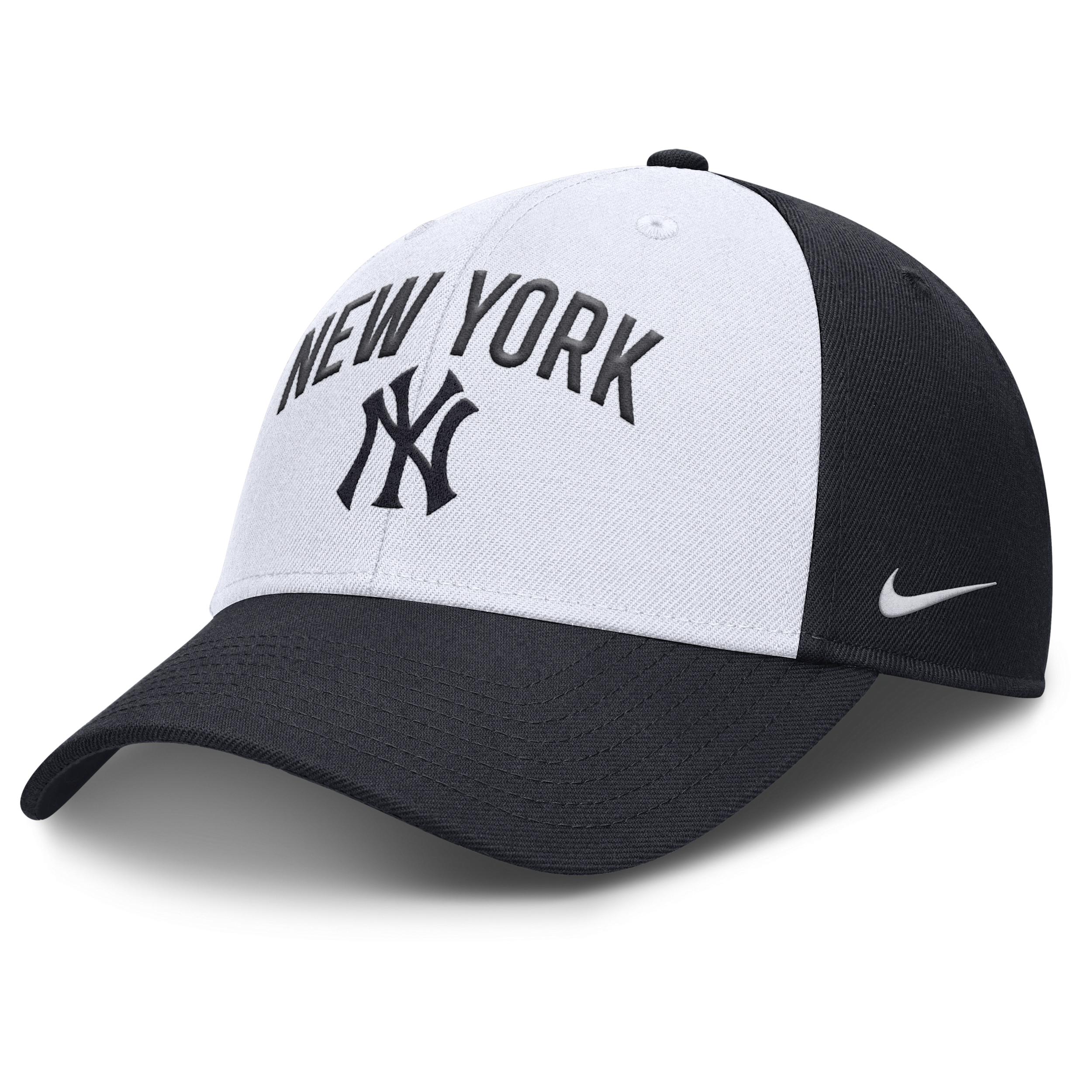 New York Yankees Club Nike Men's Dri-FIT MLB Adjustable Hat by NIKE