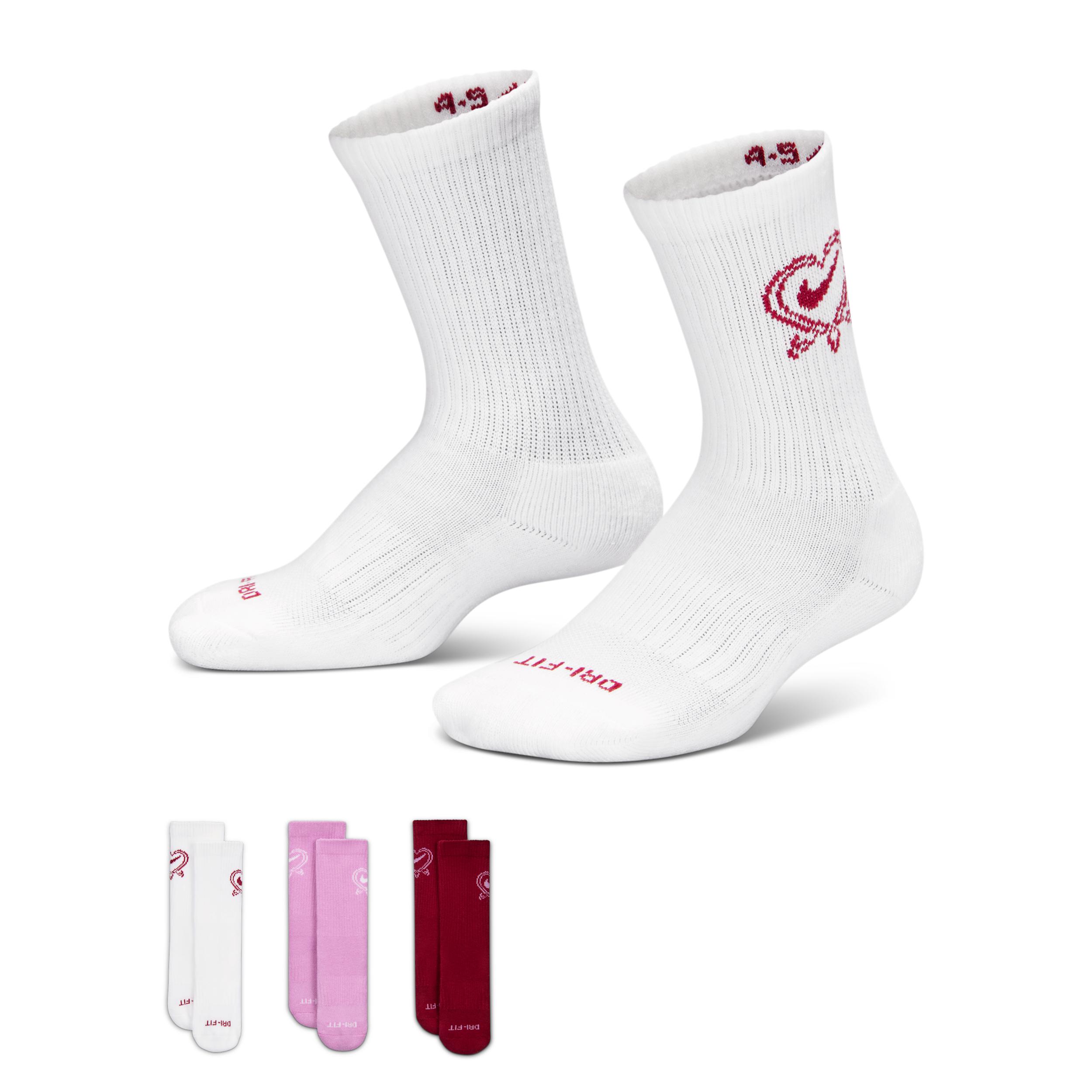 Nike Big Kids' Dri-FIT V-day Crew Socks (3 Pairs) by NIKE