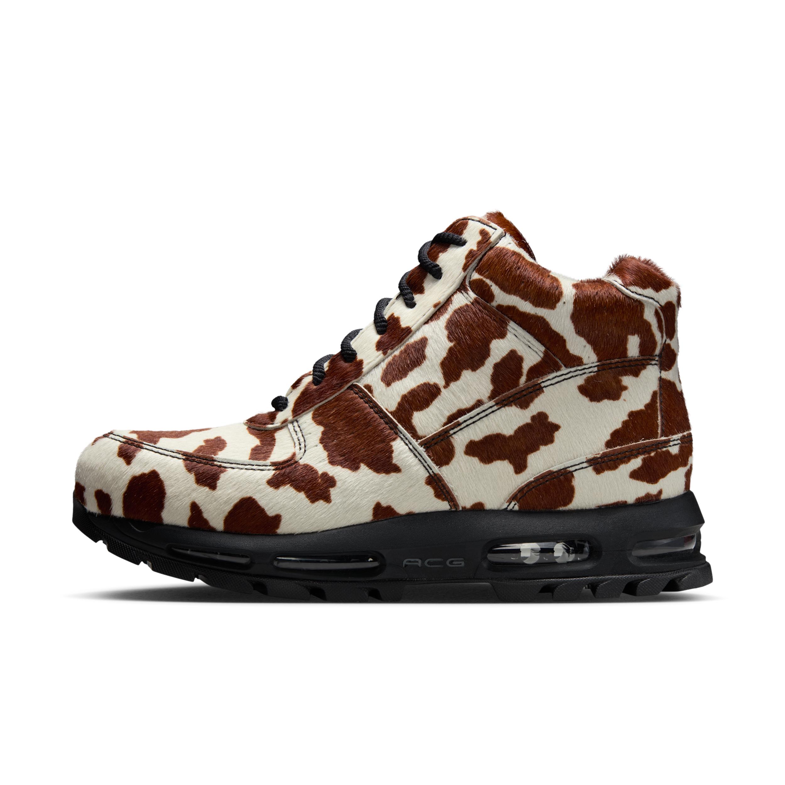 Nike Men's Air Max Goadome Boots by NIKE