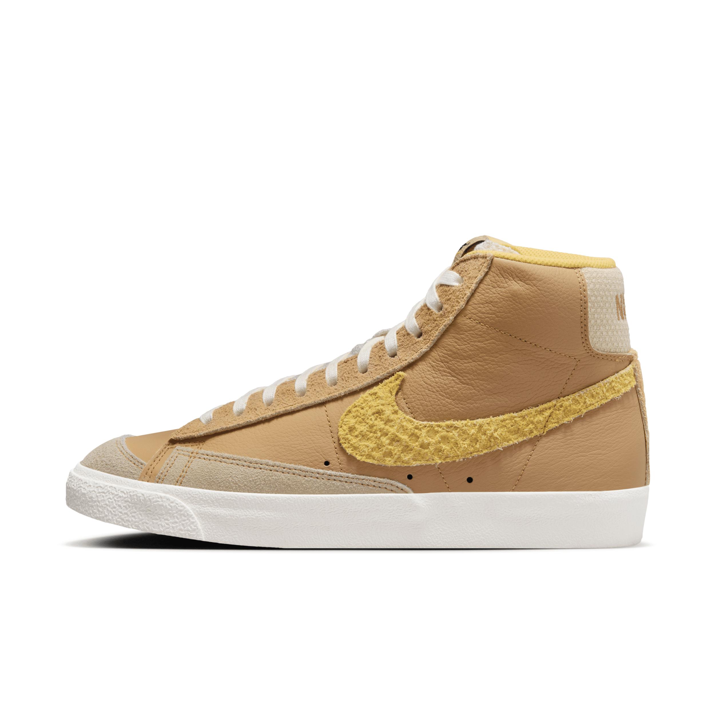 Nike Men's Blazer Mid '77 Vintage Shoes by NIKE