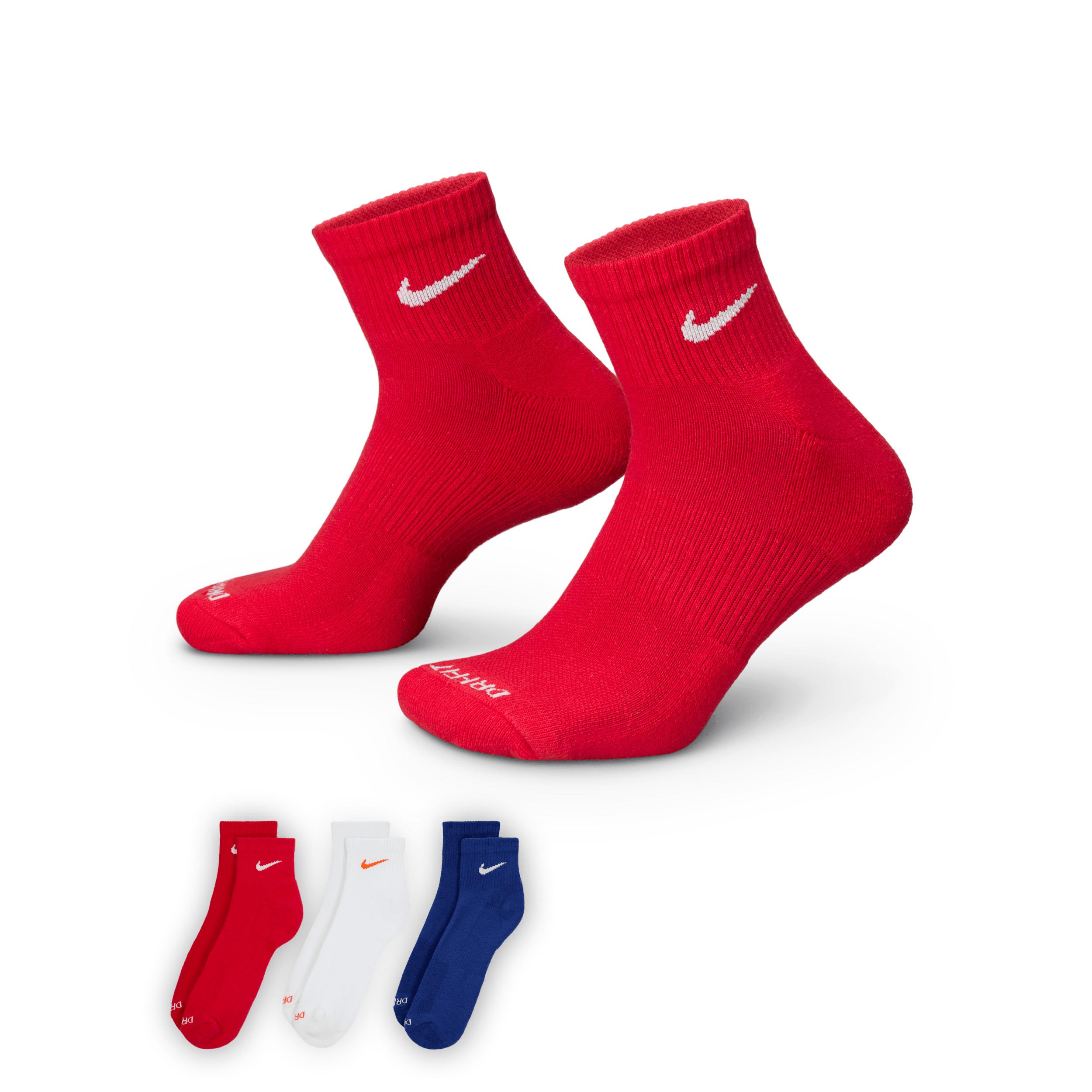 Nike Men's Everyday Plus Cushioned Training Ankle Socks (3 Pairs) by NIKE
