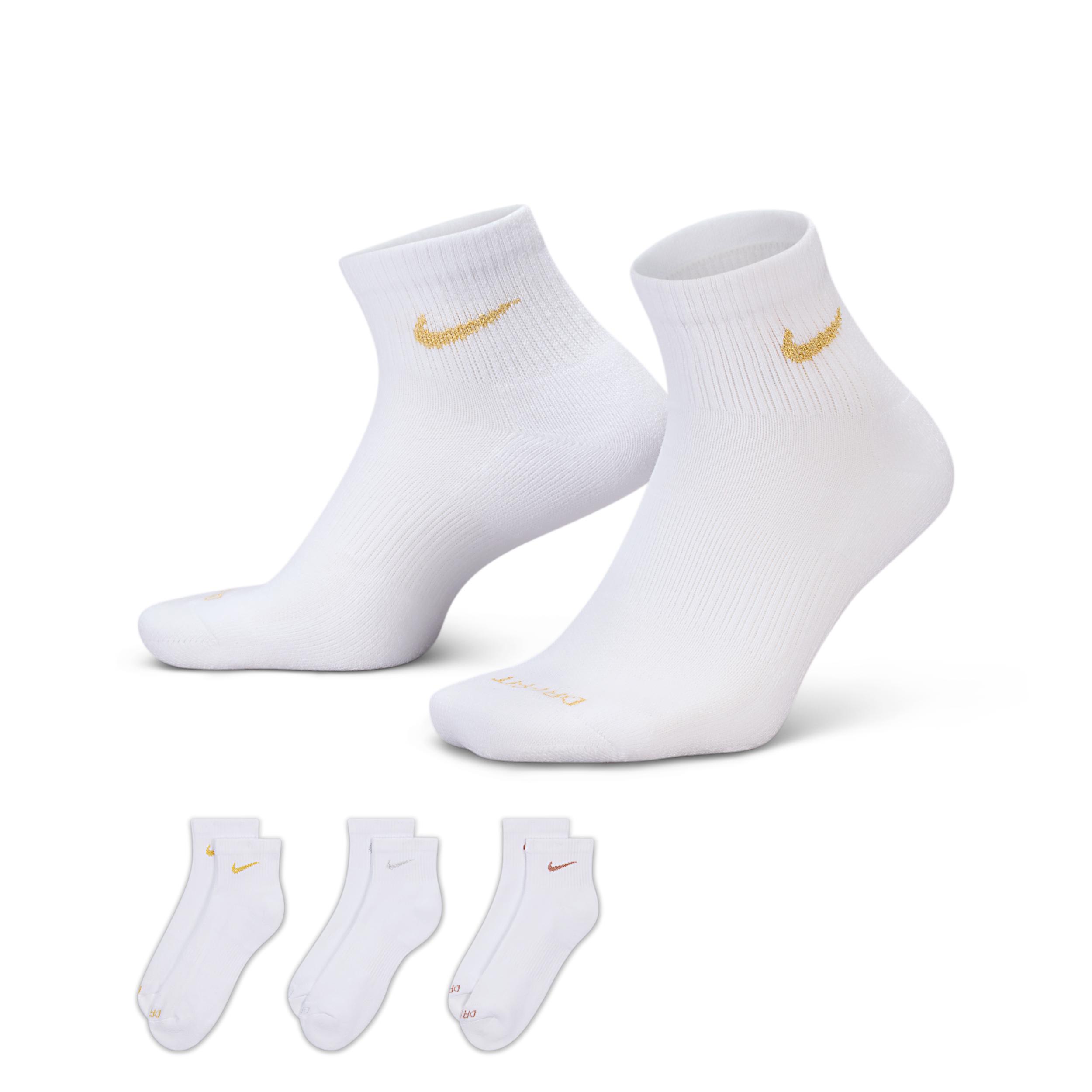 Nike Men's Everyday Plus Cushioned Training Ankle Socks (3 Pairs) by NIKE