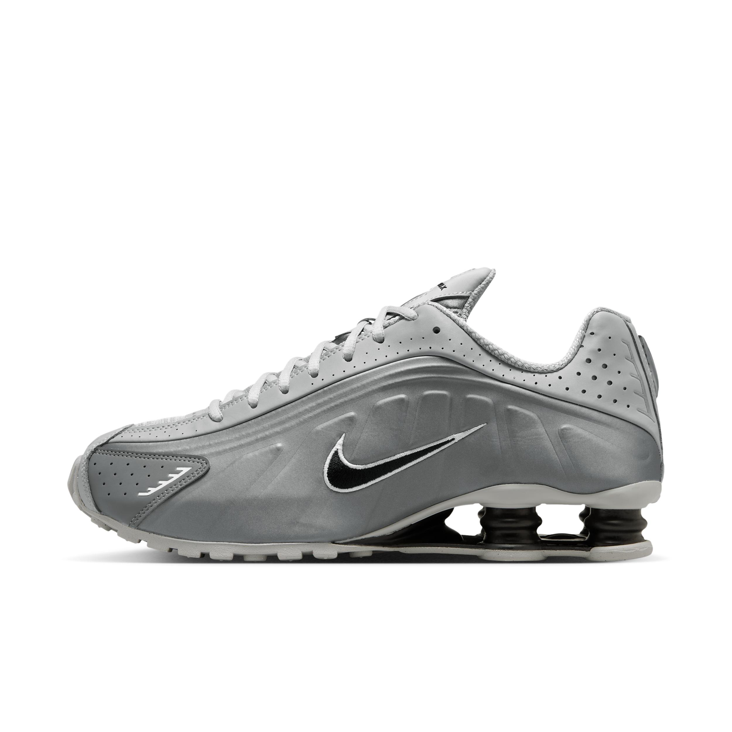 Nike Men's Shox R4 Shoes by NIKE
