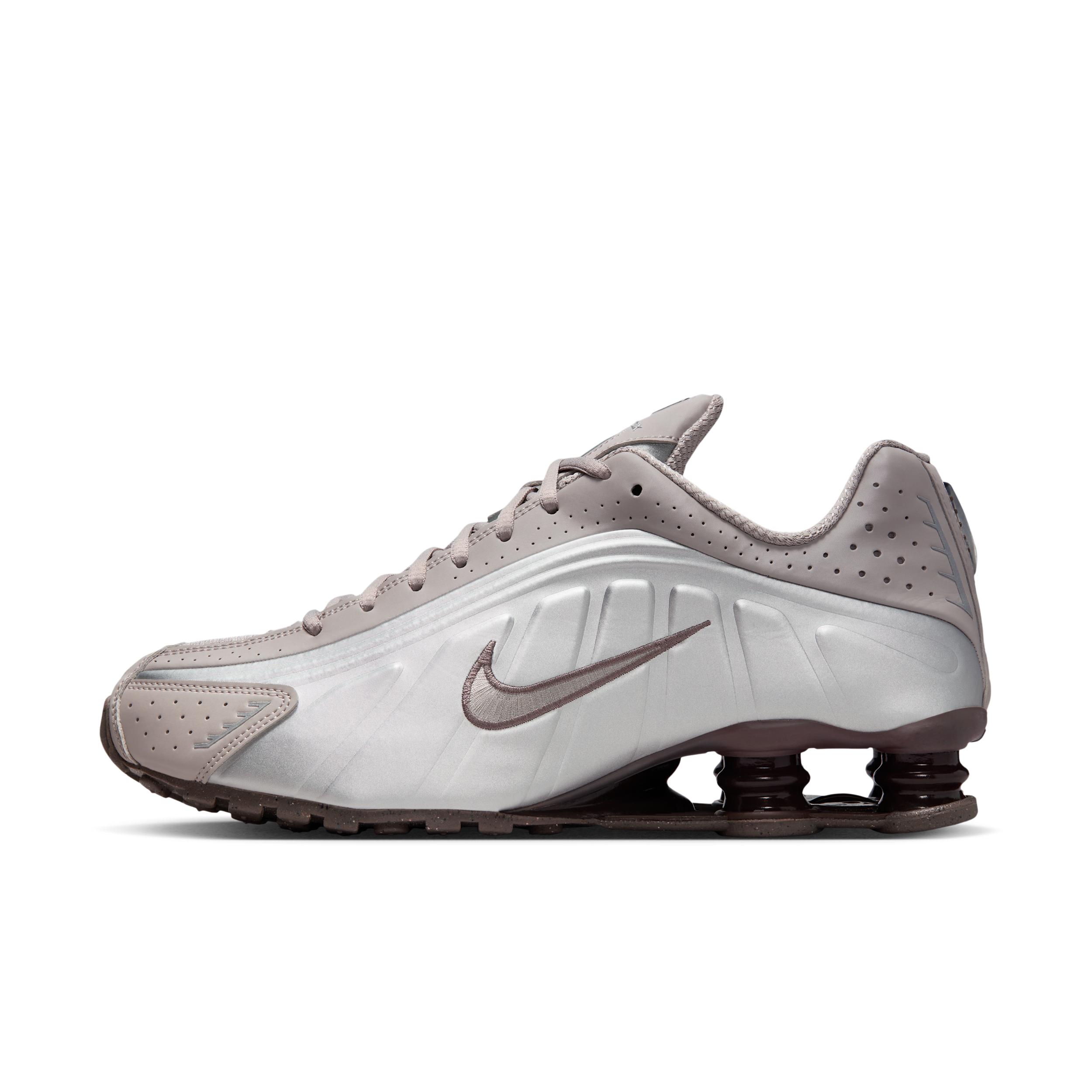 Nike Men's Shox R4 Shoes by NIKE