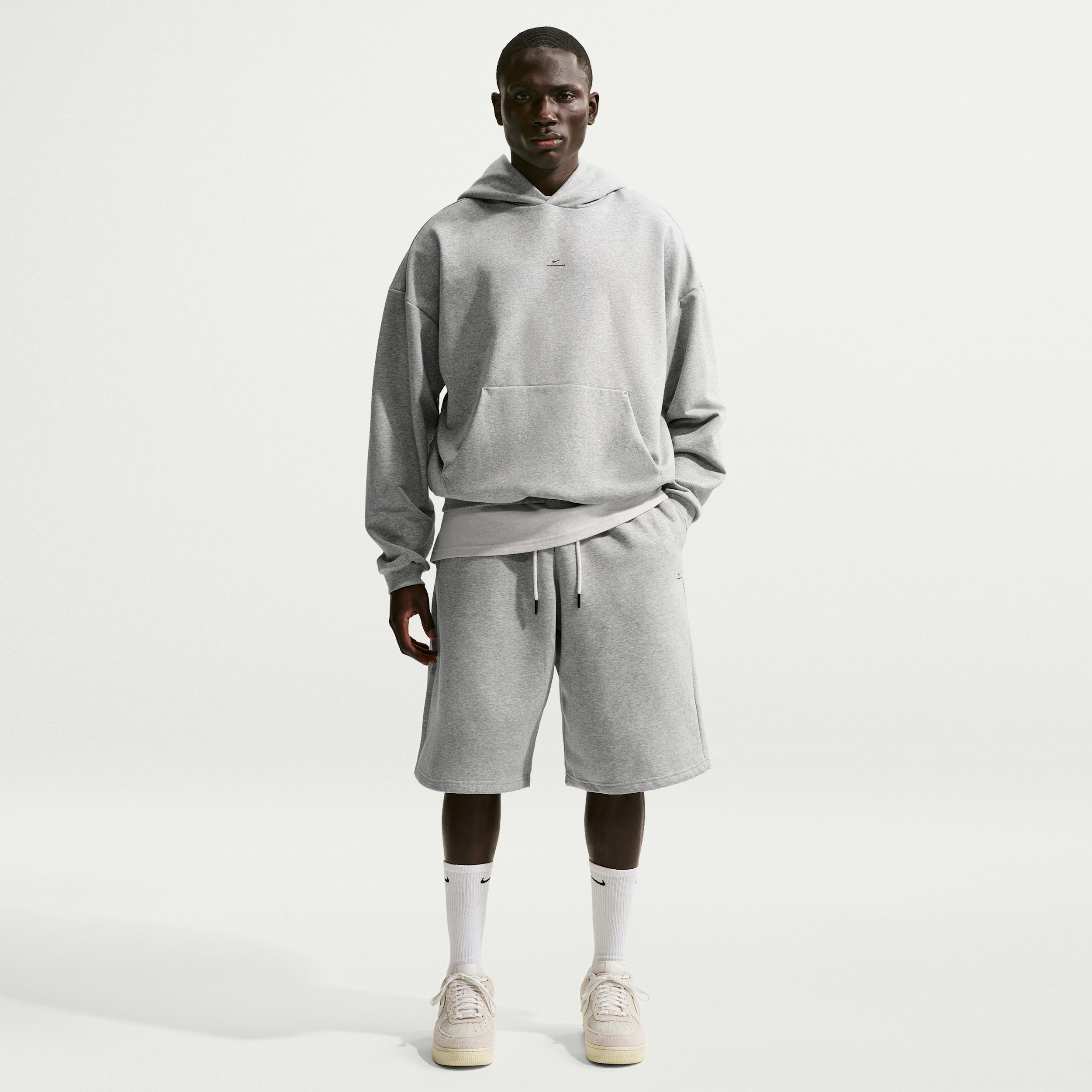 Nike Men's Standard Issue Therma-FIT 14" Fleece Basketball Shorts by NIKE