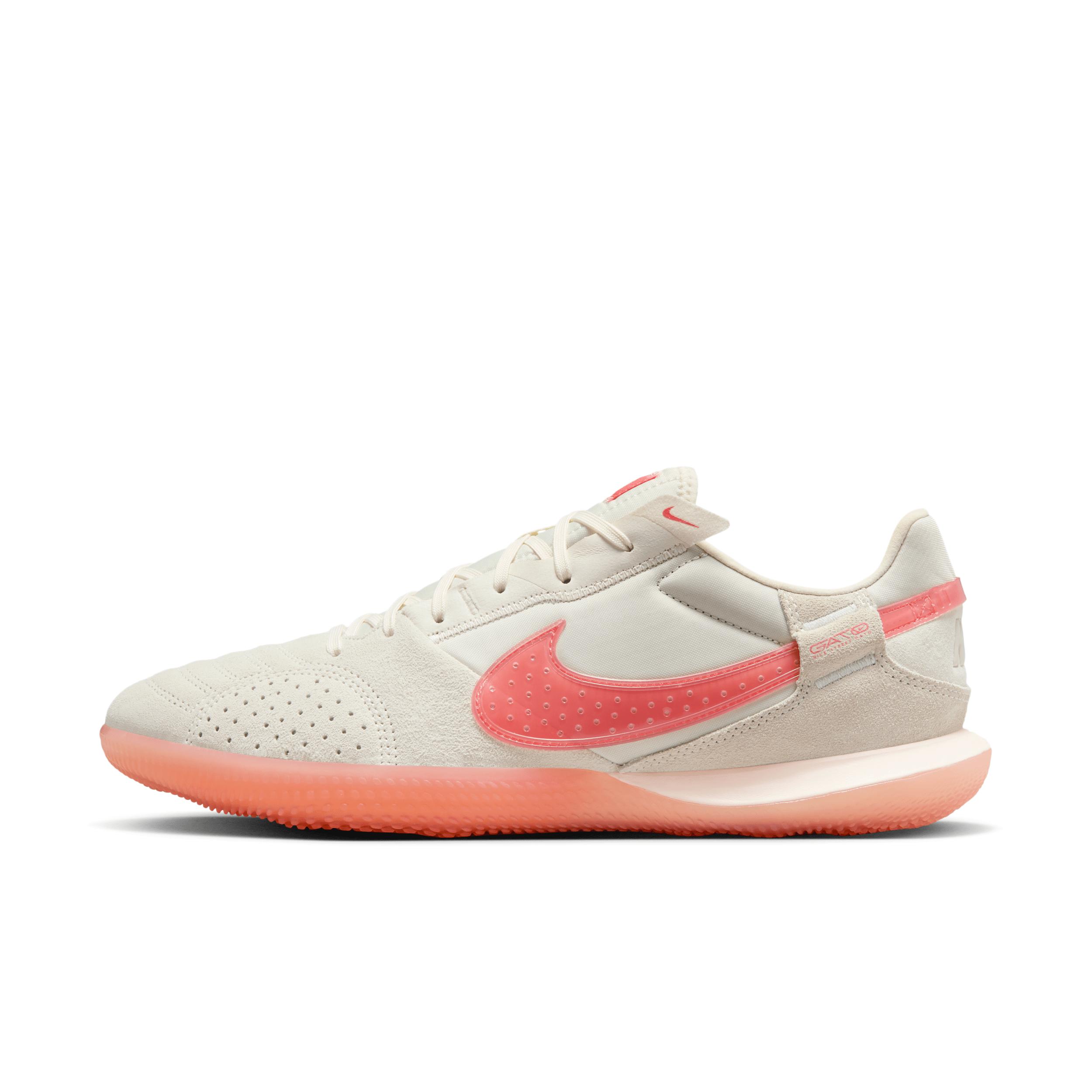 Nike Men's Streetgato Low-Top Soccer Shoes by NIKE