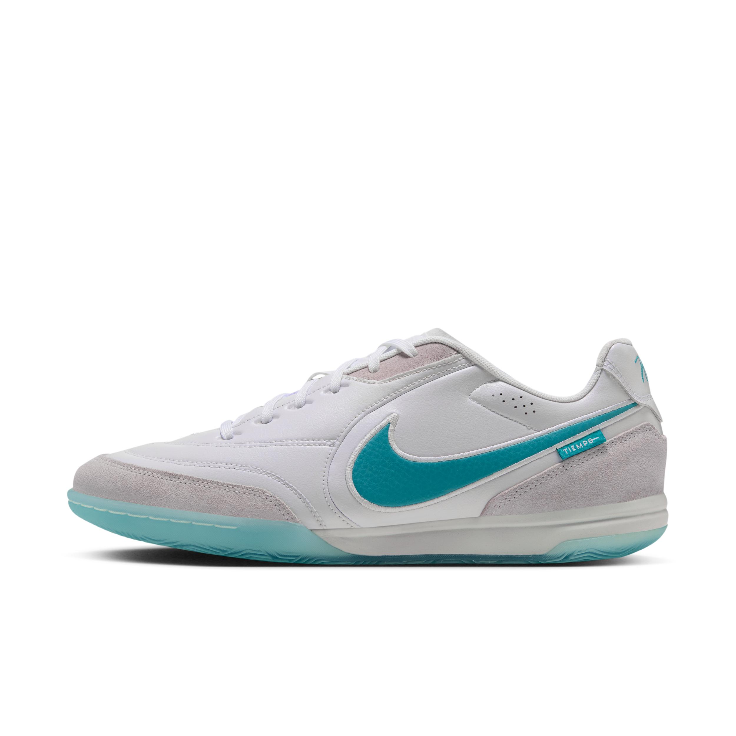 Nike Men's Tiempo Streetgato Indoor/Court Low-Top Soccer Shoes by NIKE