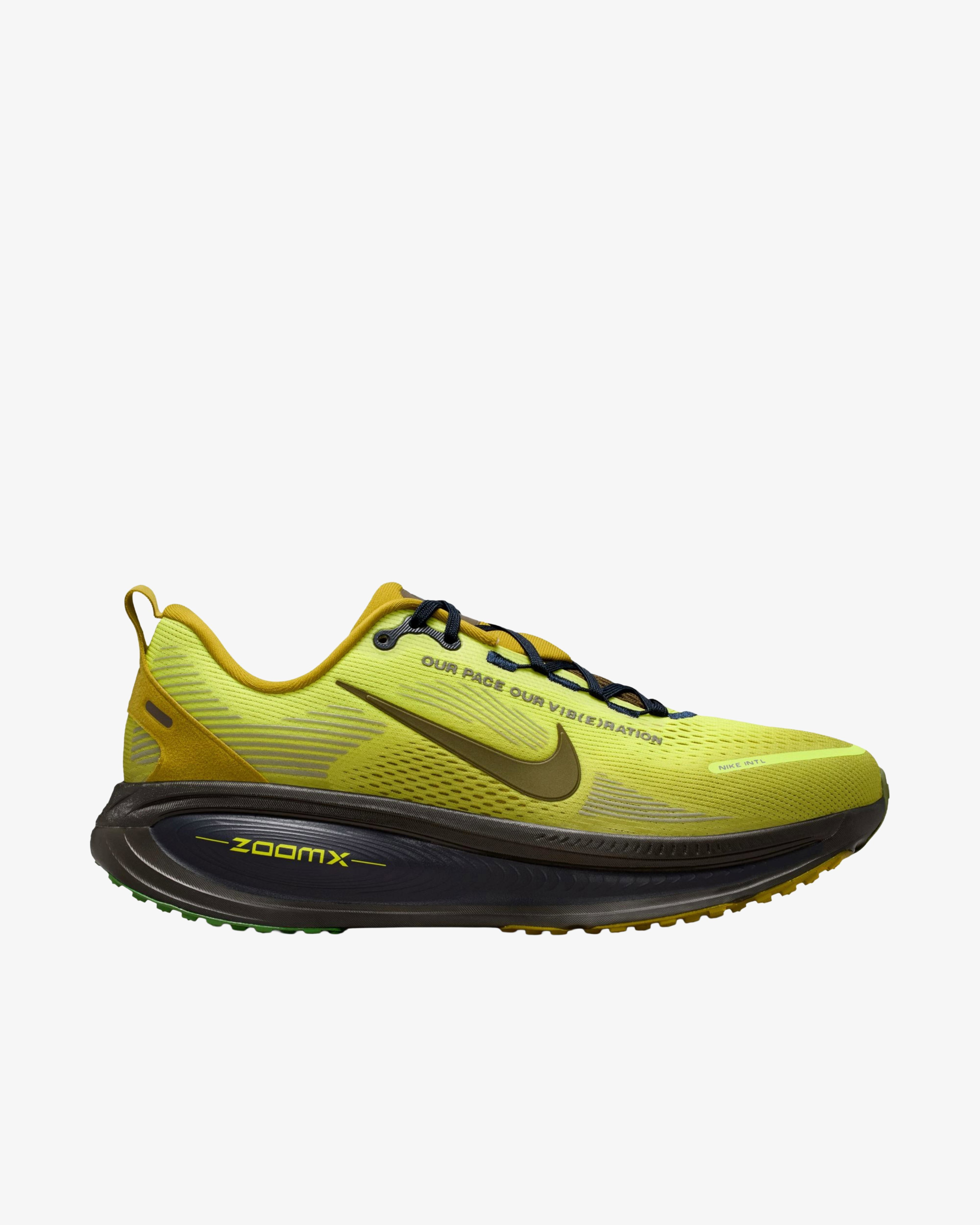 Nike - Men's Vomero 18 SE - (IQ3413-704) by NIKE