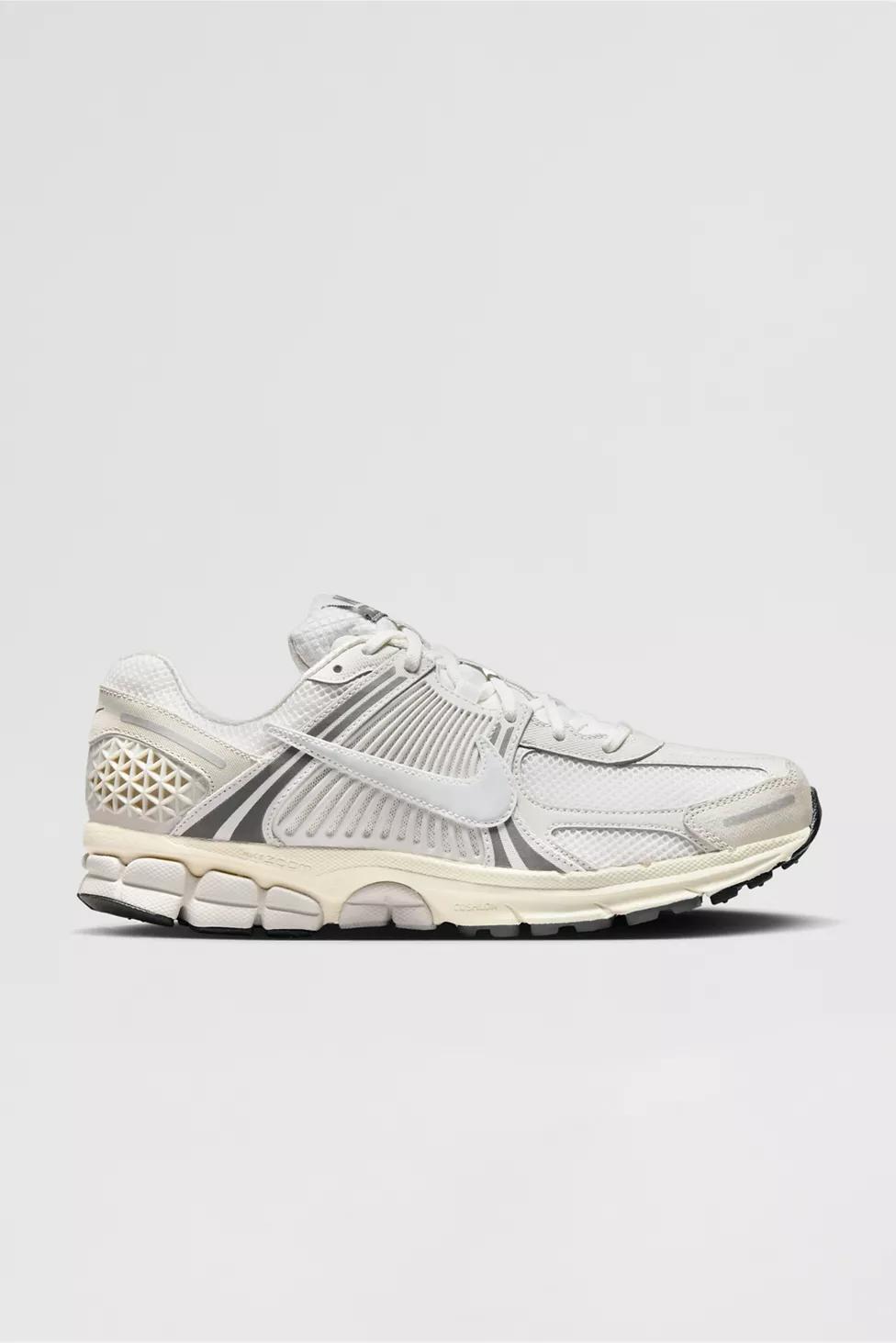 Nike Men's Zoom Vomero 5 Sneaker by NIKE