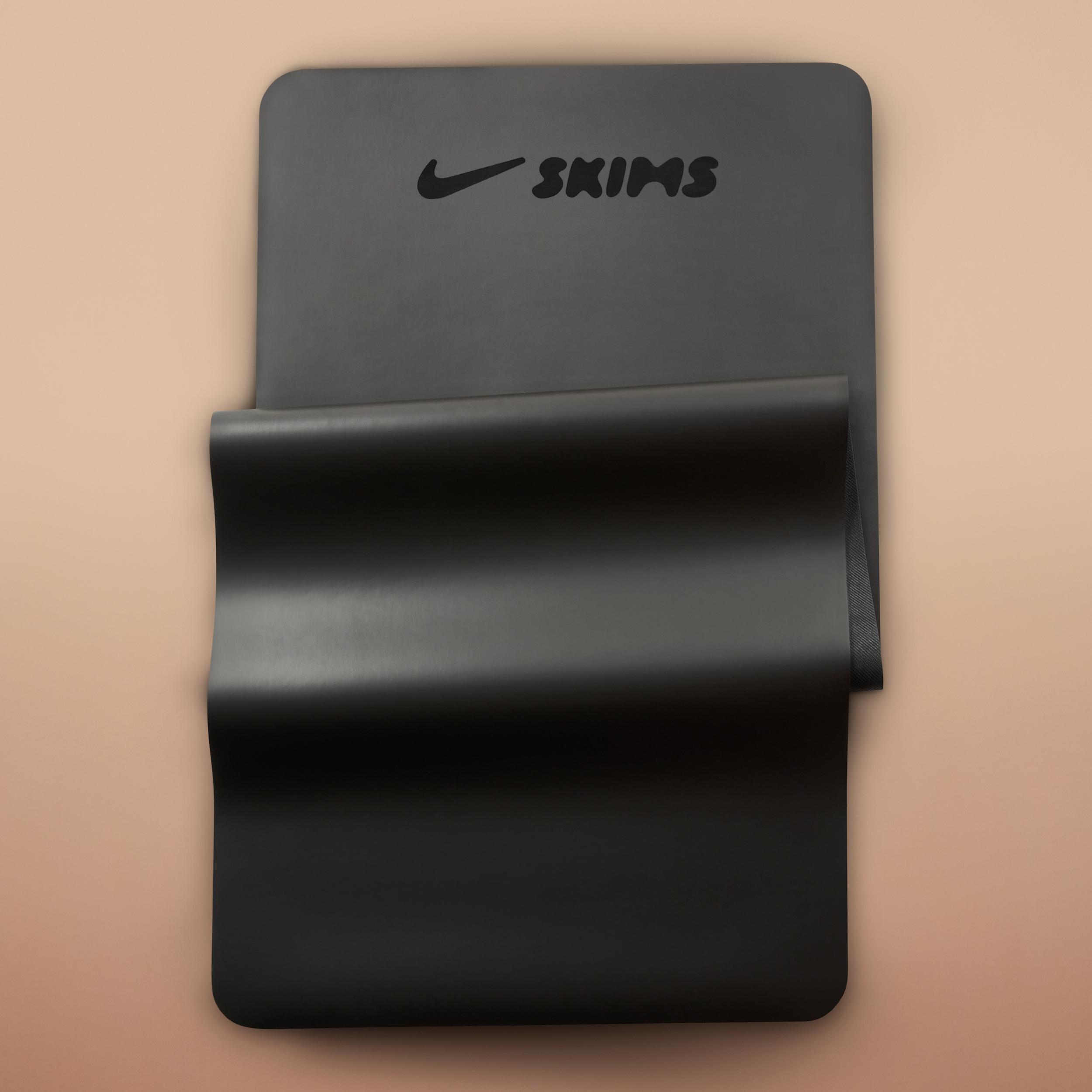 Nike SKIMS Yoga Mat (4.5mm) by NIKE