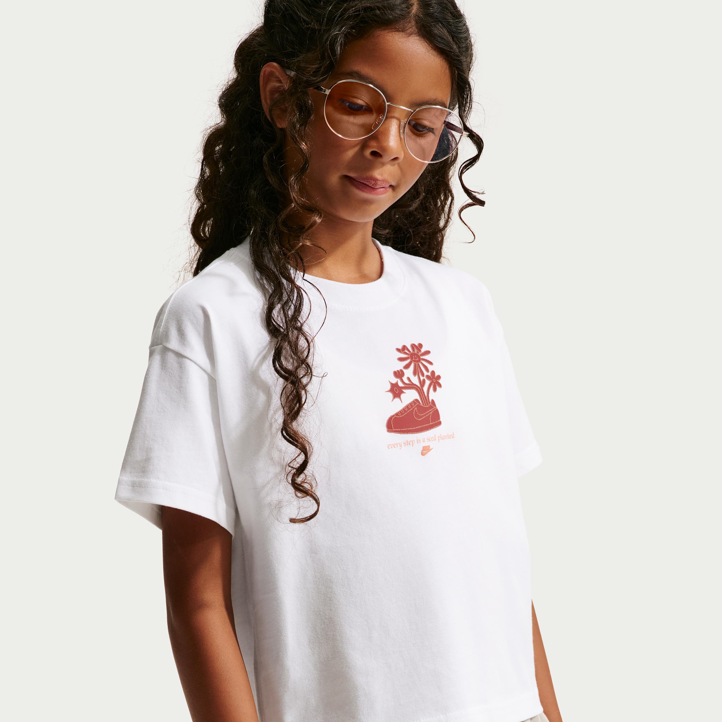 Nike Sportswear Big Kids' (Girls') Boxy T-Shirt by NIKE
