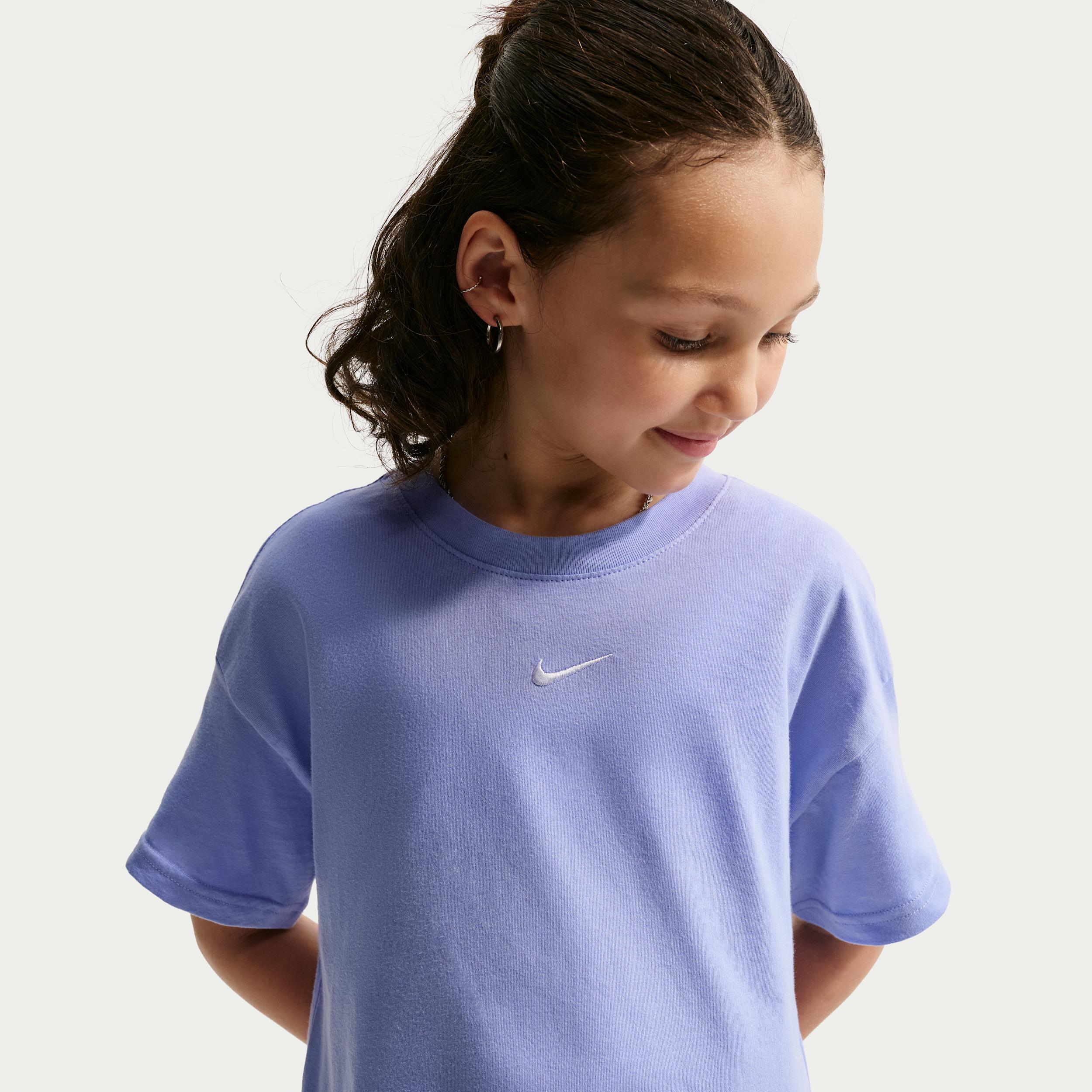 Nike Sportswear Essential Big Kids' (Girls') T-Shirt by NIKE